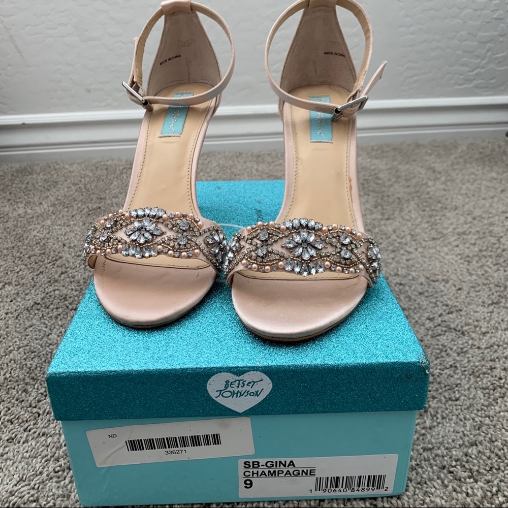 Betsy Johnson Gina heels